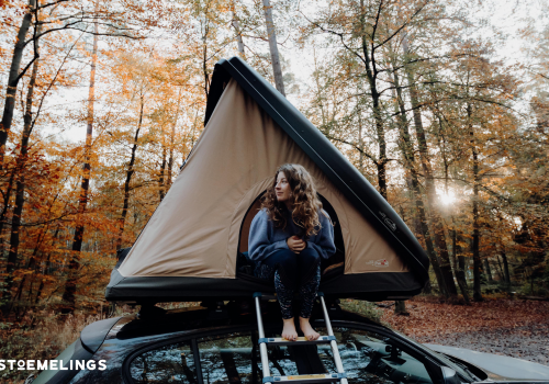 Tentes de toit stoemelings camping dans hussarde duo nait up à coque dure et rigide en foret