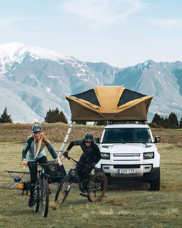 Thule Approach, la toute dernière tente de toit de chez Thule.

A découvrir dans l'espace @thule chez Stoemelings 🫶

_________________________

𝗦𝗧𝗢𝗘𝗠𝗘𝗟𝗜𝗡𝗚𝗦 🏕️
Un melting-pot d’aventures et de belgitude.

🇧🇪 ⛺ Vente et location de tentes de toit et d’équipements de plein air
🌐 www.stoemelings.be
📧 bonjour@stoemelings.be
📞 081 39 57 27
🏡 Gembloux

#thule #thuleapproach #rooftoptent #adventurethule #thuleequipment #thulegear
